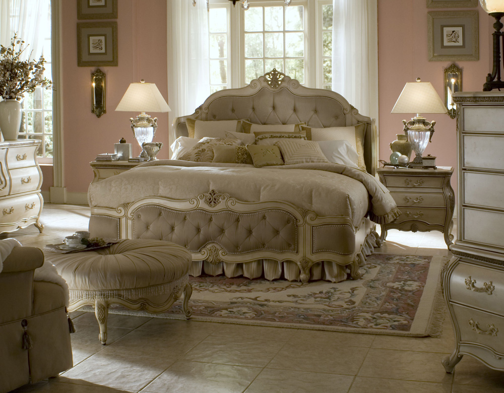 Michael Amini Lavelle Blanc King Size Mansion Tufted Bed By Aico For 2 997 00 In Bedroom Shop By Bed Size King Size Beds